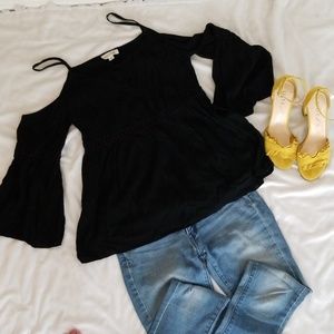Cold Shoulder Flowy Blouse Size XS